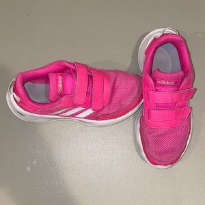 Adidas Girls Athletic Tennis Shoes Size 2. Pink.